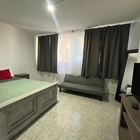 8 Venator House Boutique Apartment Leon Ngoại thất bức ảnh
