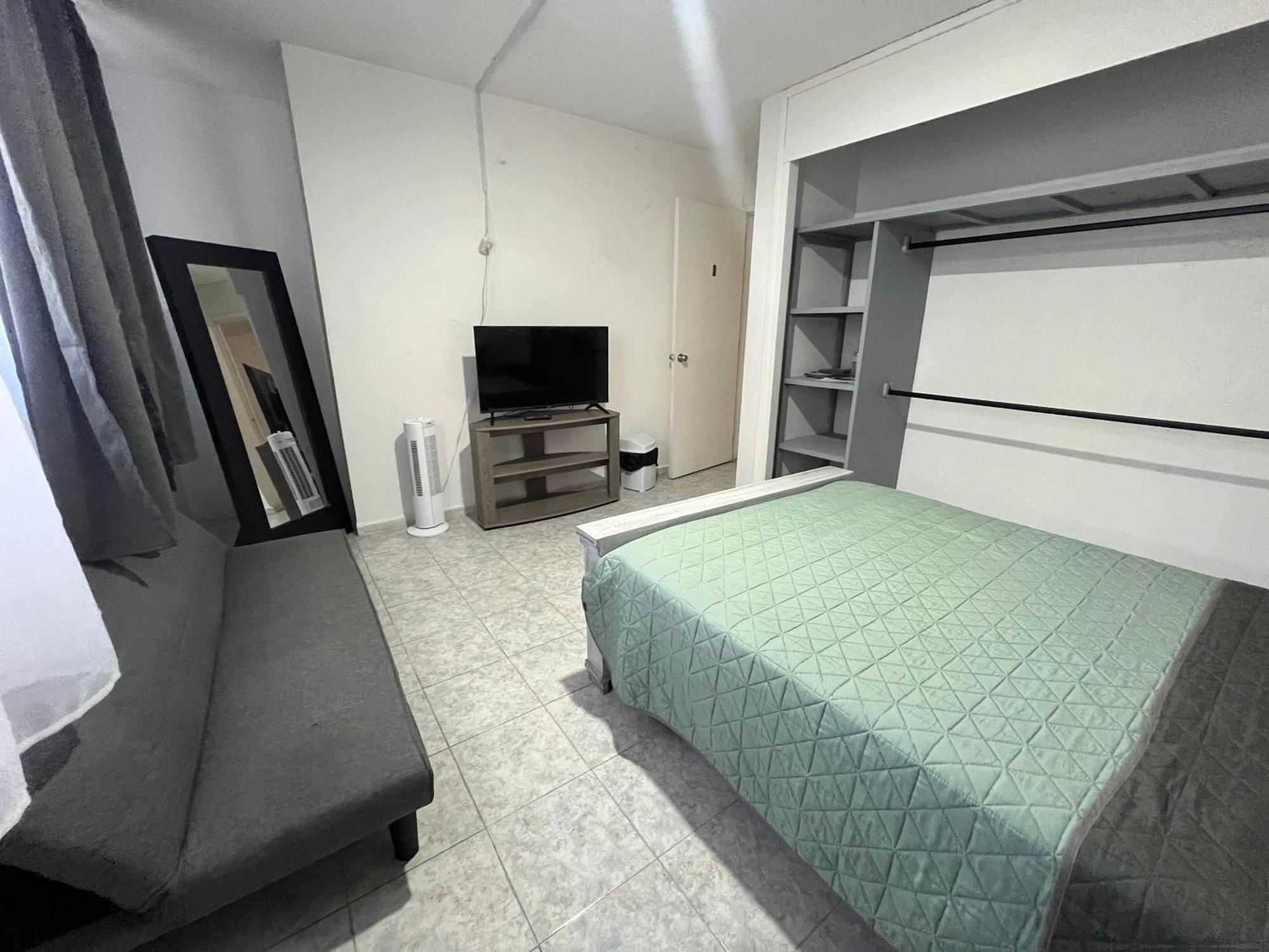 8 Venator House Boutique Apartment Leon Ngoại thất bức ảnh